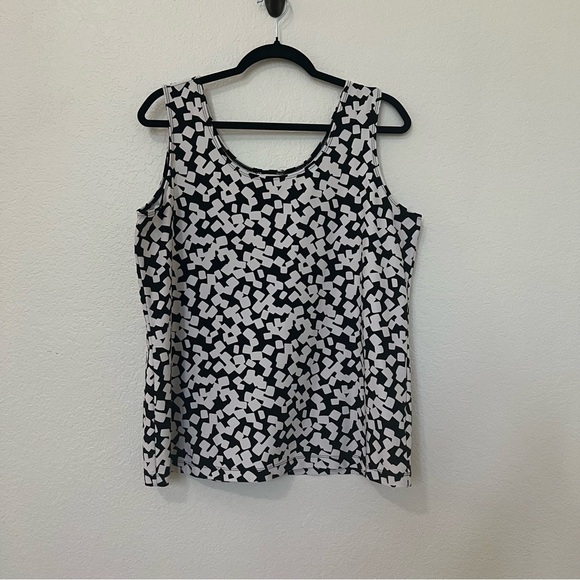 2/$30 Chico's Graphic Tank in Black and White SZ 3 Chico's= XL 16 - Picture 4 of 10